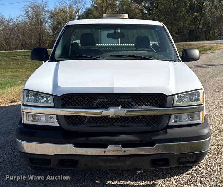 image for item EM2478 2005 Chevrolet Silverado 1500 pickup truck
