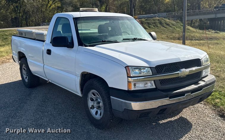 image for item EM2478 2005 Chevrolet Silverado 1500 pickup truck