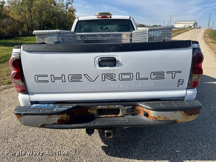 image for item EM2478 2005 Chevrolet Silverado 1500 pickup truck