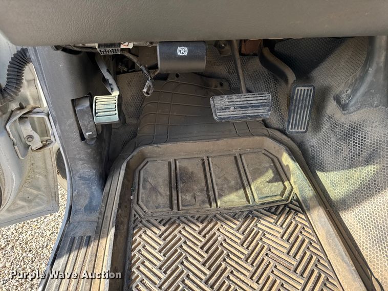 image for item EM2478 2005 Chevrolet Silverado 1500 pickup truck