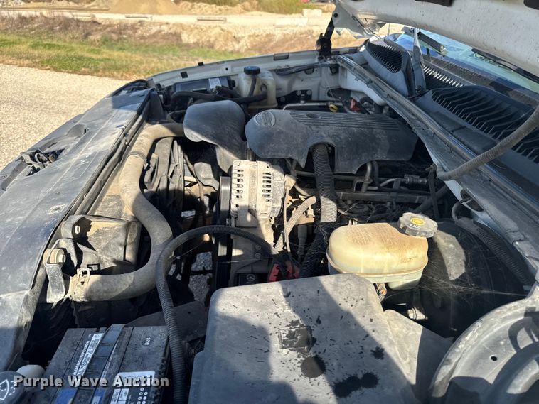 image for item EM2478 2005 Chevrolet Silverado 1500 pickup truck