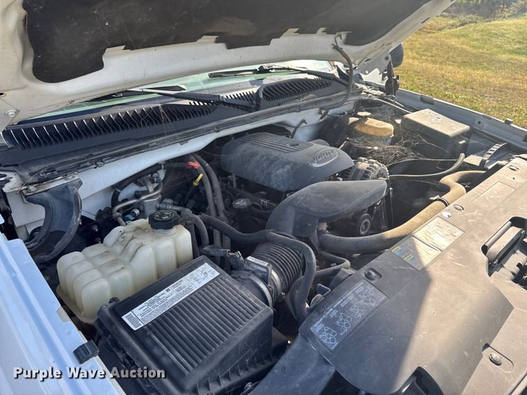 image for item EM2478 2005 Chevrolet Silverado 1500 pickup truck