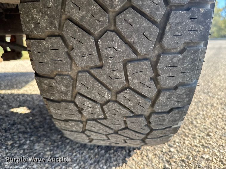 image for item EM2478 2005 Chevrolet Silverado 1500 pickup truck