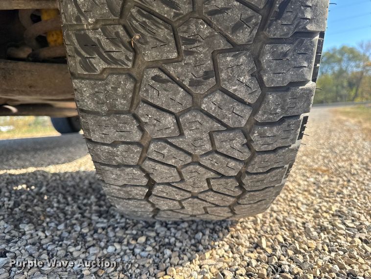 image for item EM2478 2005 Chevrolet Silverado 1500 pickup truck