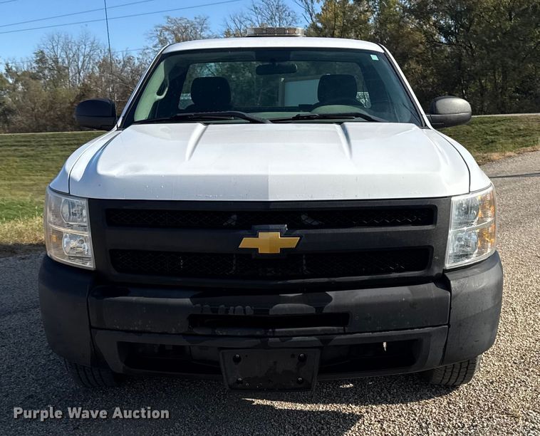 image for item EM2479 2013 Chevrolet Silverado 1500 pickup truck