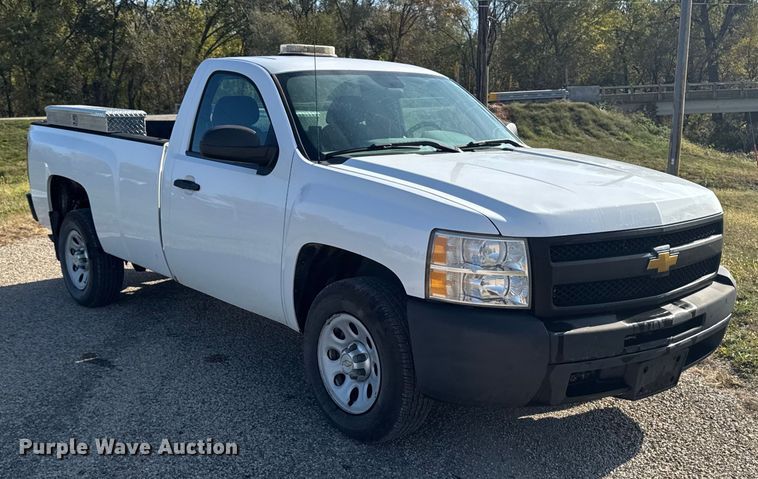 image for item EM2479 2013 Chevrolet Silverado 1500 pickup truck