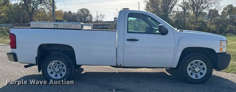 image for item EM2479 2013 Chevrolet Silverado 1500 pickup truck