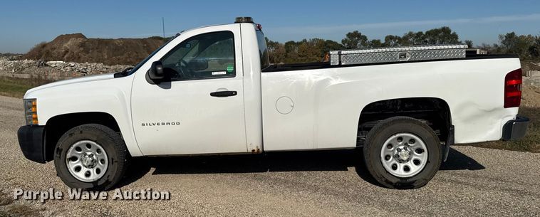 image for item EM2479 2013 Chevrolet Silverado 1500 pickup truck