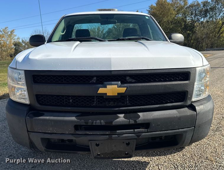 image for item EM2479 2013 Chevrolet Silverado 1500 pickup truck