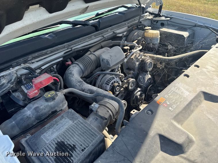 image for item EM2479 2013 Chevrolet Silverado 1500 pickup truck