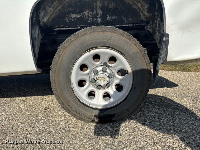 image for item EM2479 2013 Chevrolet Silverado 1500 pickup truck