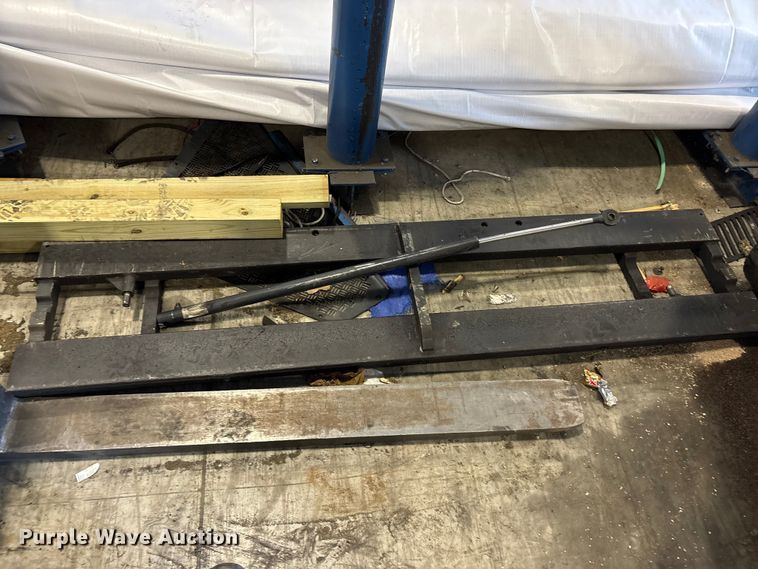 image for item EM6108 2018 CombiLift CB8000 forklift