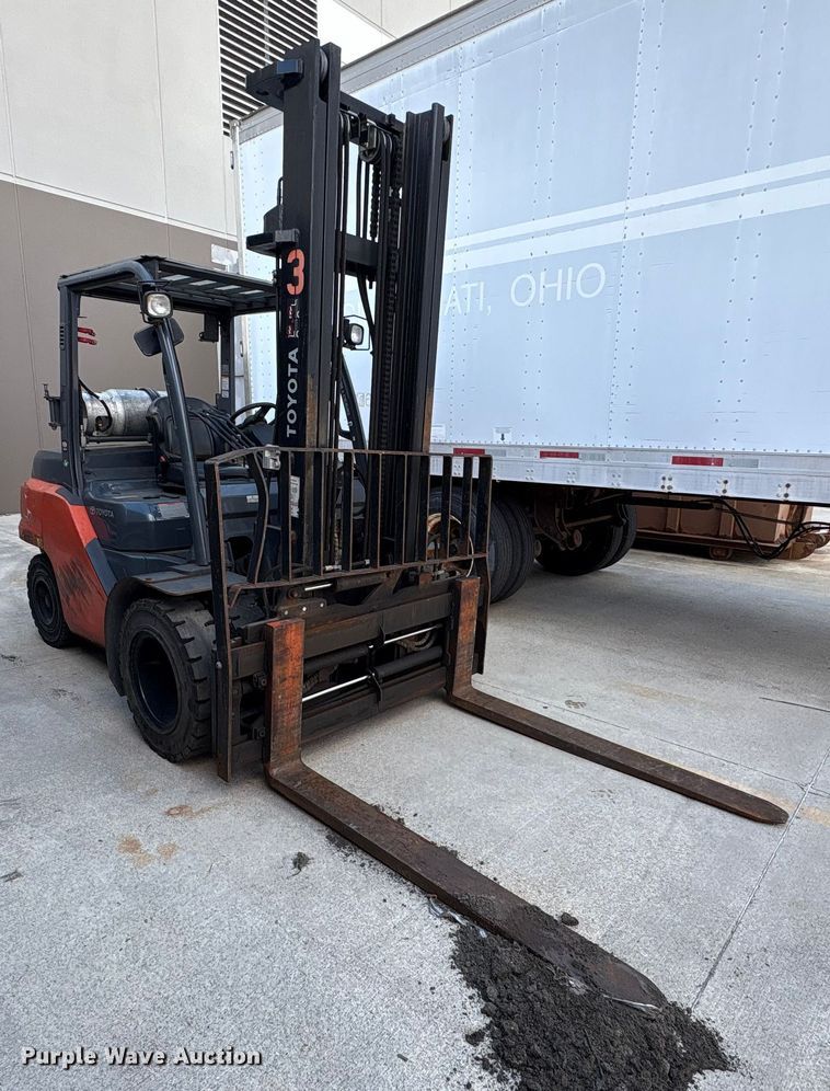 image for item EM6110 2018 Toyota 8FG40U forklift