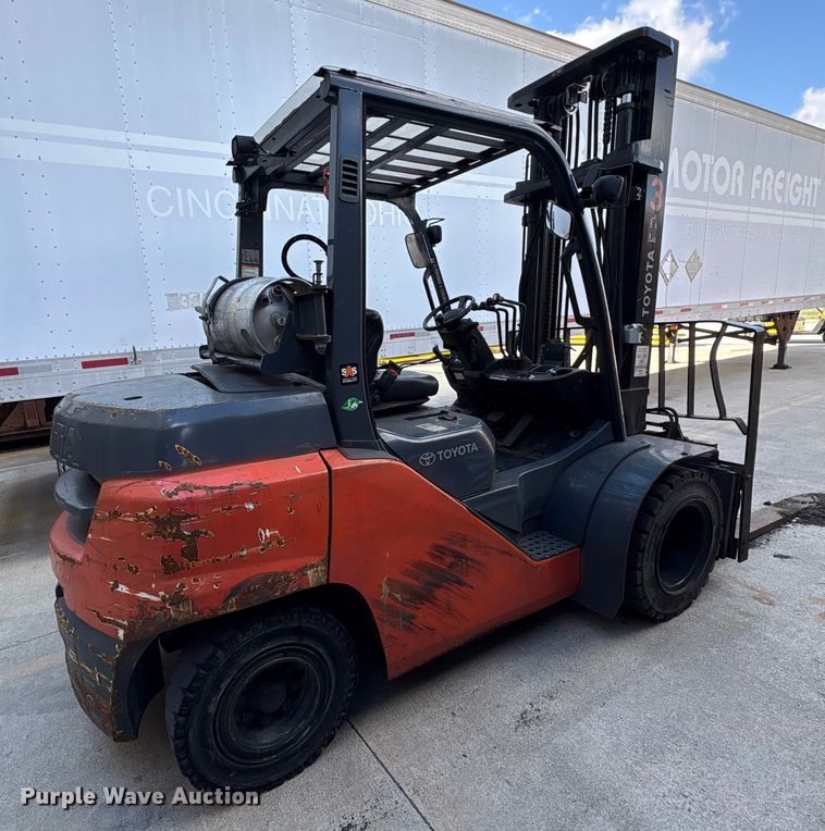 image for item EM6110 2018 Toyota 8FG40U forklift