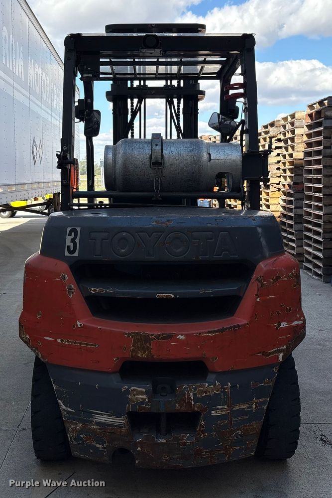 image for item EM6110 2018 Toyota 8FG40U forklift
