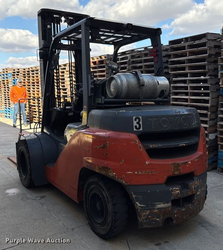 image for item EM6110 2018 Toyota 8FG40U forklift
