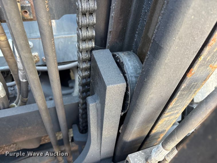 image for item EM6110 2018 Toyota 8FG40U forklift