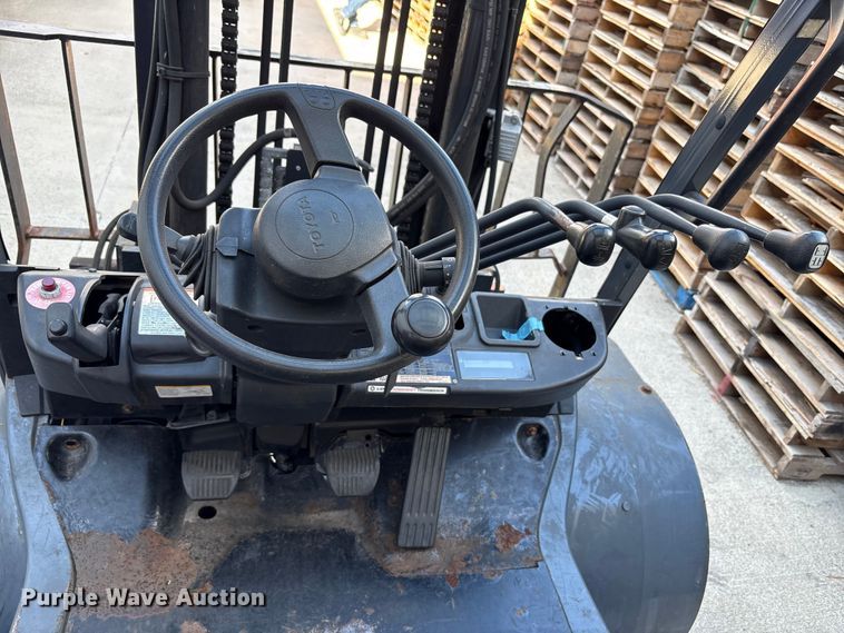 image for item EM6110 2018 Toyota 8FG40U forklift