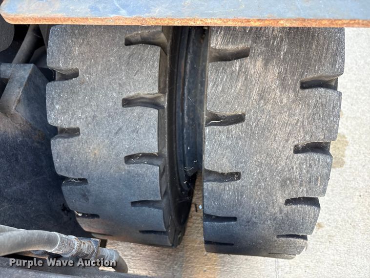 image for item EM6110 2018 Toyota 8FG40U forklift