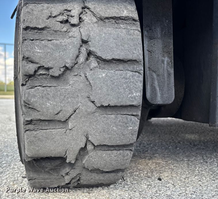 image for item EM6112 2018 CombiLift CB8000 forklift