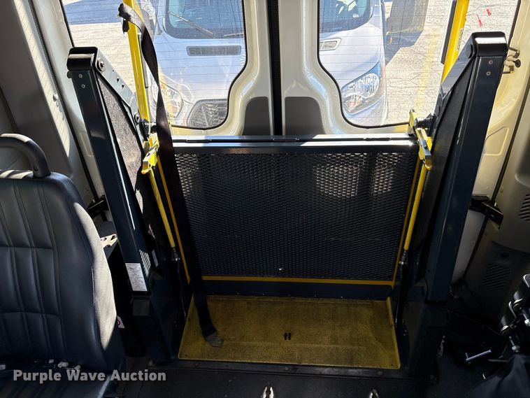 image for item EM6118 2014 Freightliner Sprinter shuttle bus