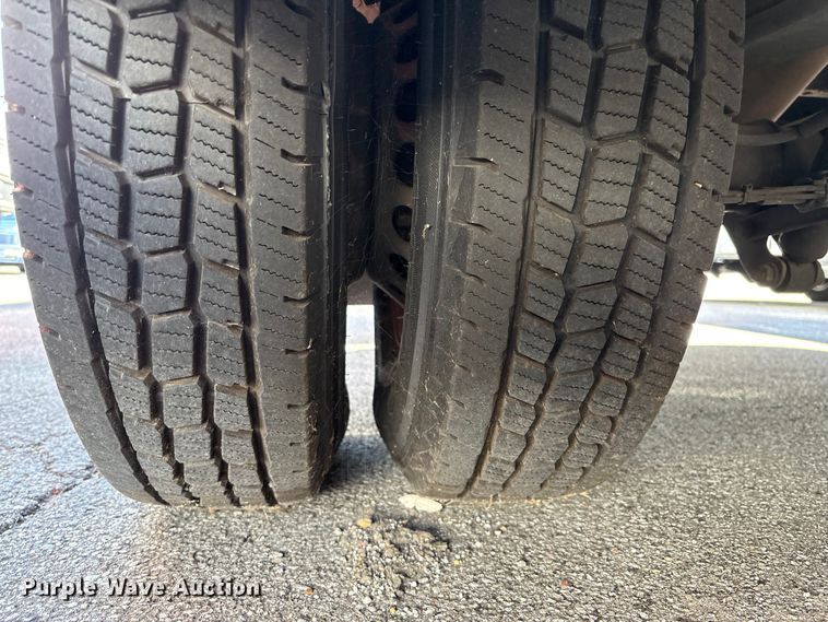 image for item EM6118 2014 Freightliner Sprinter shuttle bus