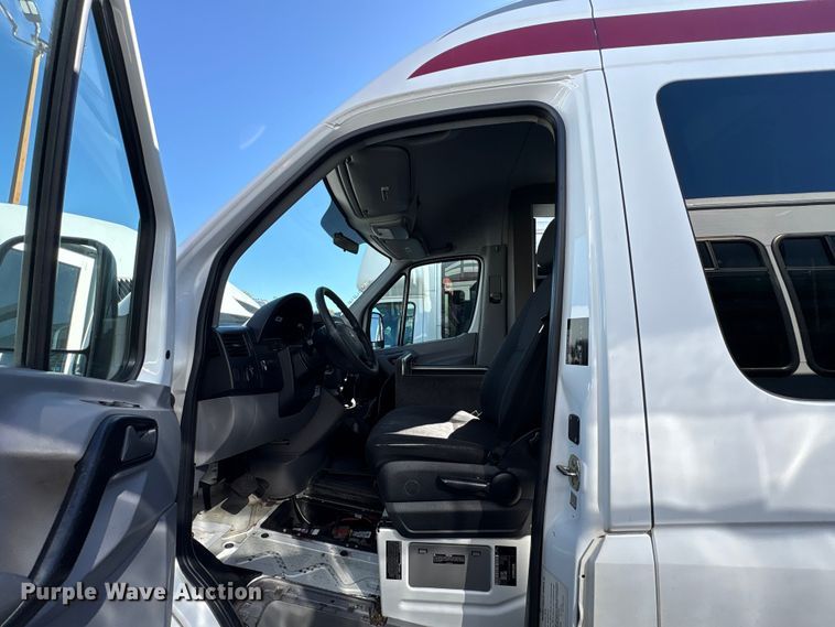 image for item EM6119 2015 Freightliner Sprinter shuttle bus