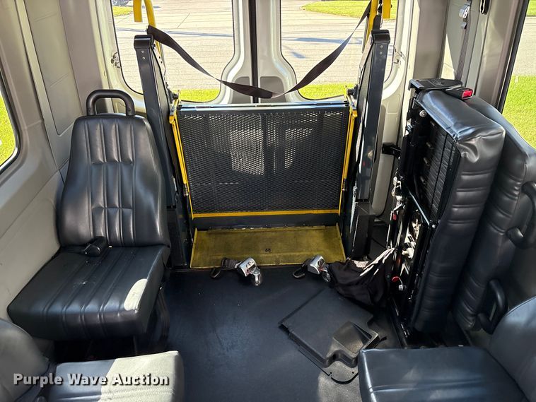 image for item EM6119 2015 Freightliner Sprinter shuttle bus