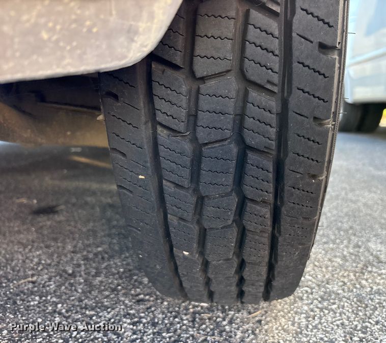 image for item EM6119 2015 Freightliner Sprinter shuttle bus