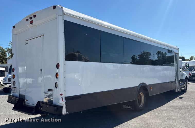 image for item EM6120 2015 Ford F650 shuttle bus