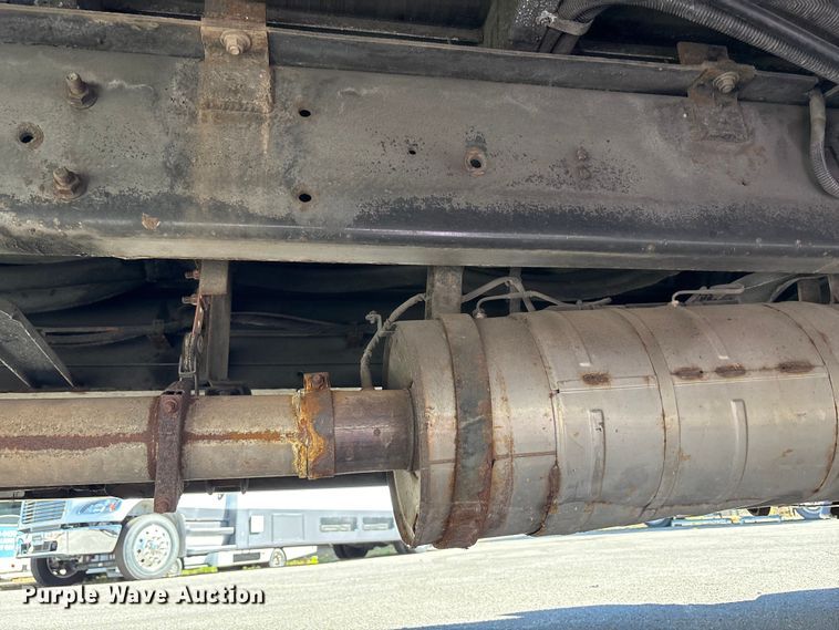 image for item EM6120 2015 Ford F650 shuttle bus