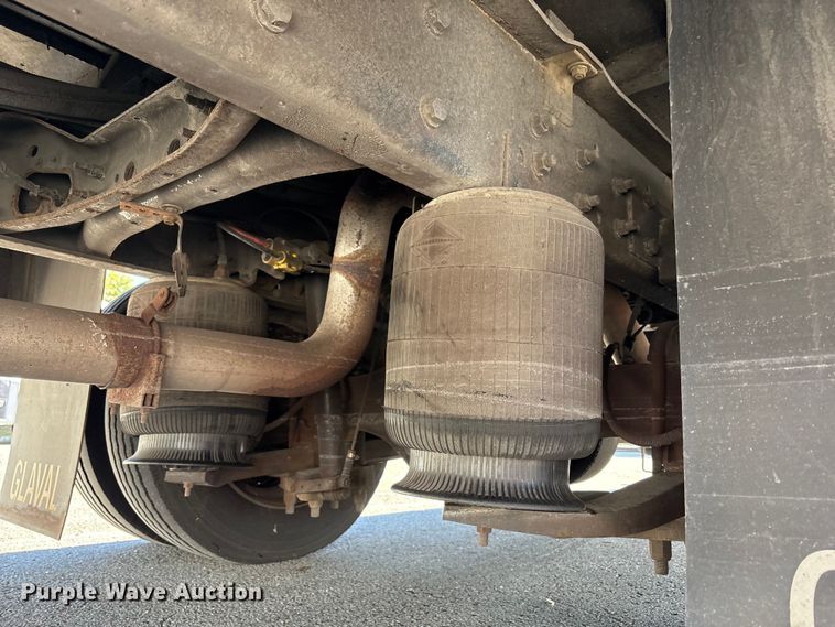 image for item EM6120 2015 Ford F650 shuttle bus