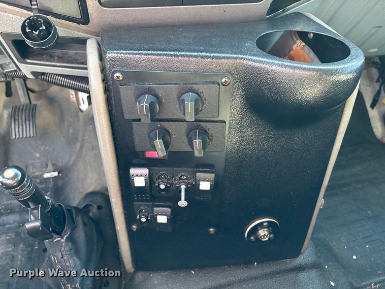 image for item EM6120 2015 Ford F650 shuttle bus