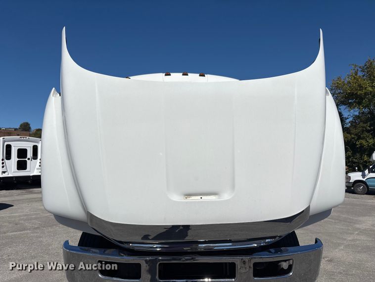 image for item EM6120 2015 Ford F650 shuttle bus