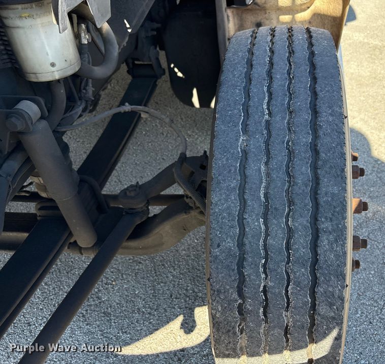 image for item EM6120 2015 Ford F650 shuttle bus