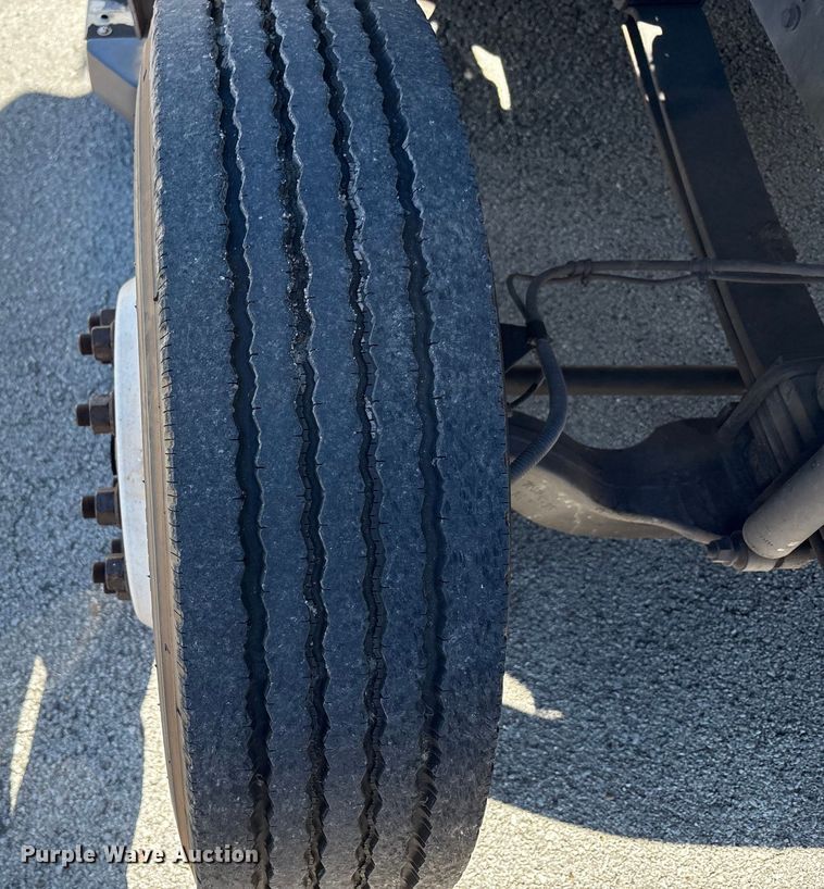 image for item EM6120 2015 Ford F650 shuttle bus