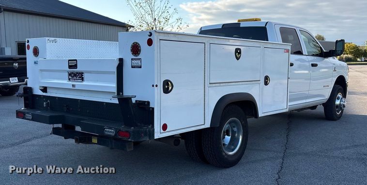 image for item EM6125 2019 RAM 3500 utility / service truck