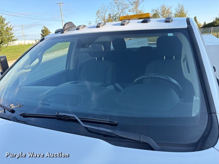 image for item EM6125 2019 RAM 3500 utility / service truck