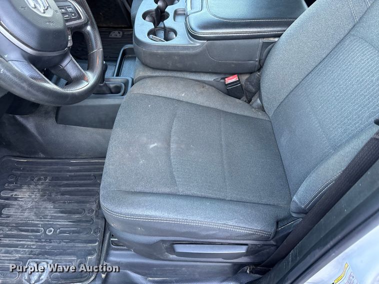 image for item EM6125 2019 RAM 3500 utility / service truck