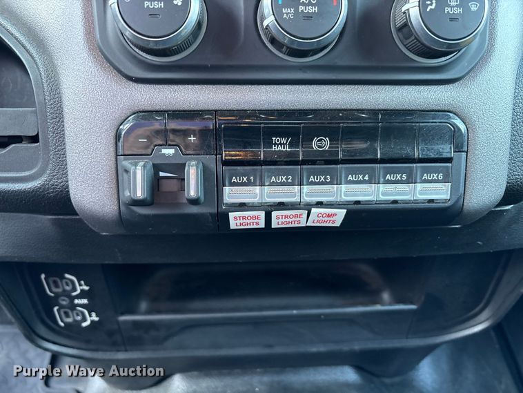 image for item EM6125 2019 RAM 3500 utility / service truck