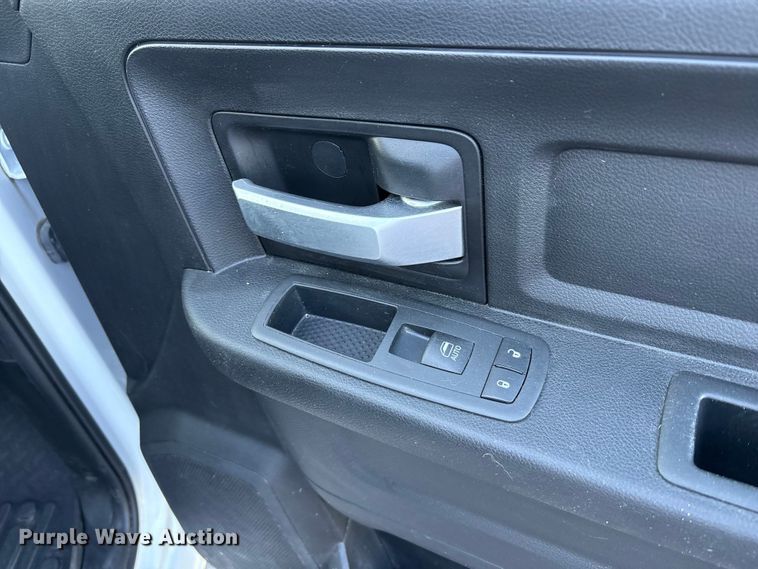 image for item EM6125 2019 RAM 3500 utility / service truck