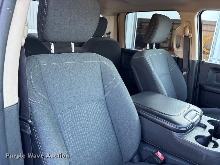 image for item EM6125 2019 RAM 3500 utility / service truck