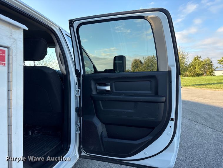 image for item EM6125 2019 RAM 3500 utility / service truck