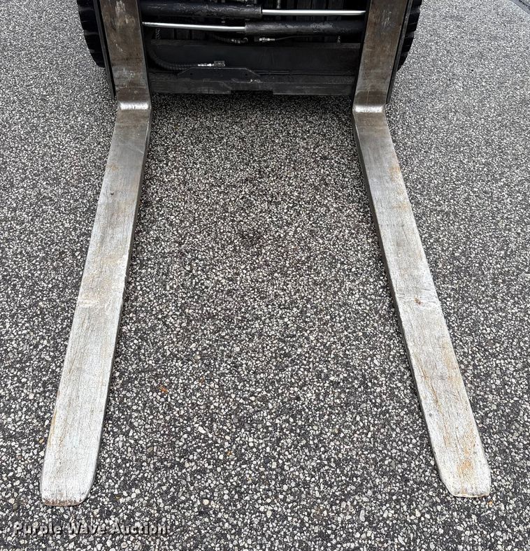 image for item EM6135 2017 UniCarriers PF70 forklift