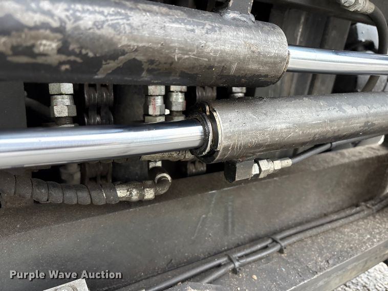 image for item EM6135 2017 UniCarriers PF70 forklift