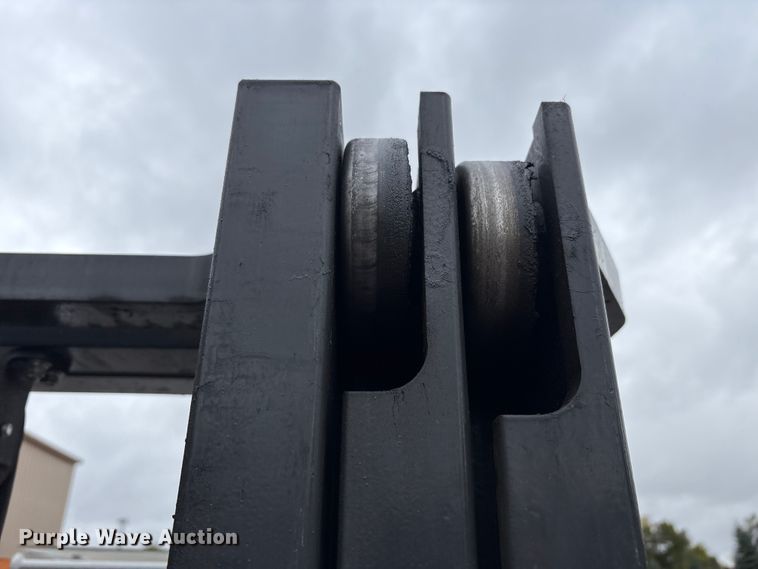 image for item EM6135 2017 UniCarriers PF70 forklift