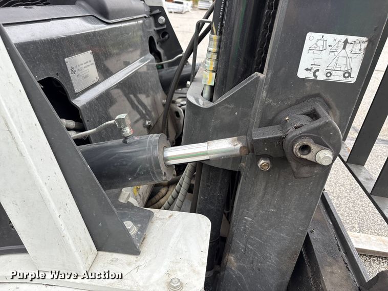 image for item EM6135 2017 UniCarriers PF70 forklift