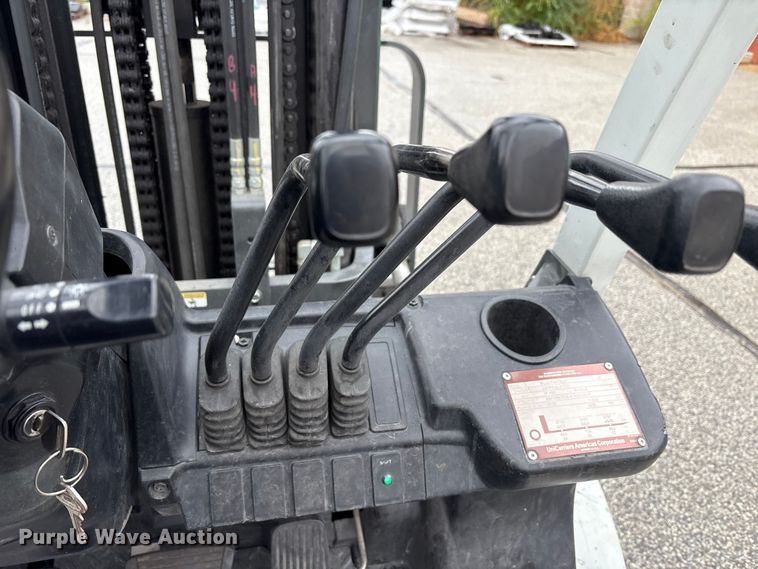 image for item EM6135 2017 UniCarriers PF70 forklift