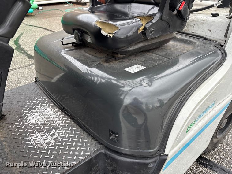 image for item EM6135 2017 UniCarriers PF70 forklift