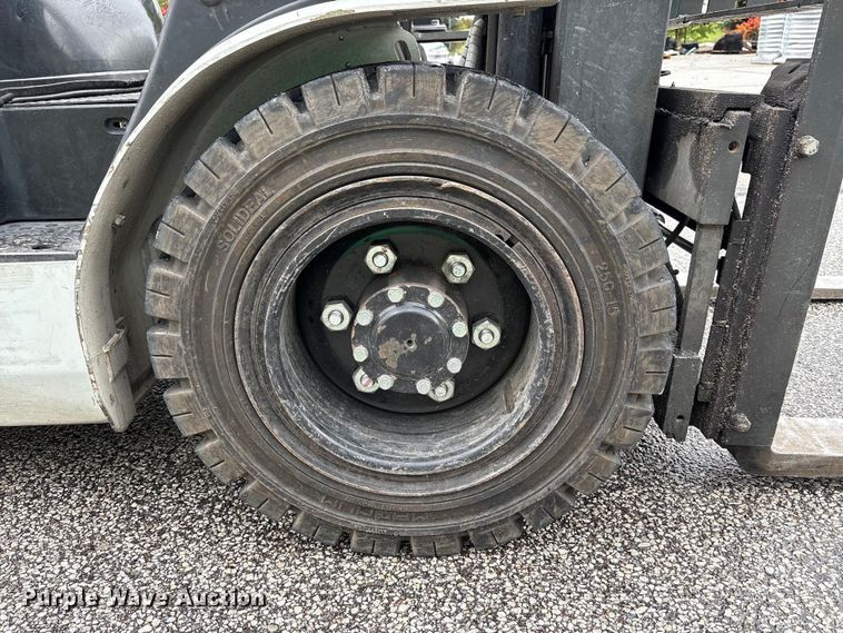 image for item EM6135 2017 UniCarriers PF70 forklift